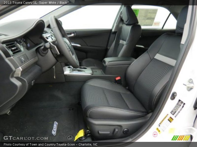 Super White / Black 2013 Toyota Camry SE