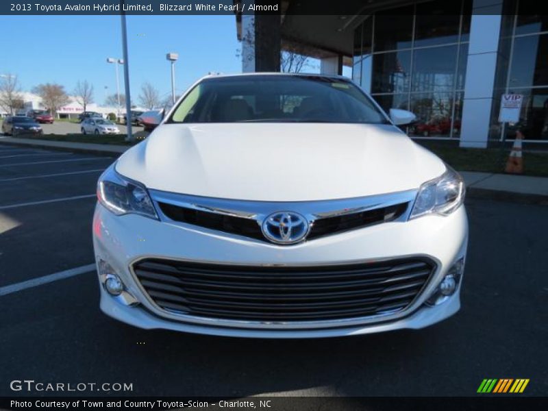 Blizzard White Pearl / Almond 2013 Toyota Avalon Hybrid Limited