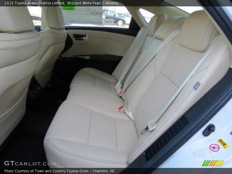 Blizzard White Pearl / Almond 2013 Toyota Avalon Hybrid Limited