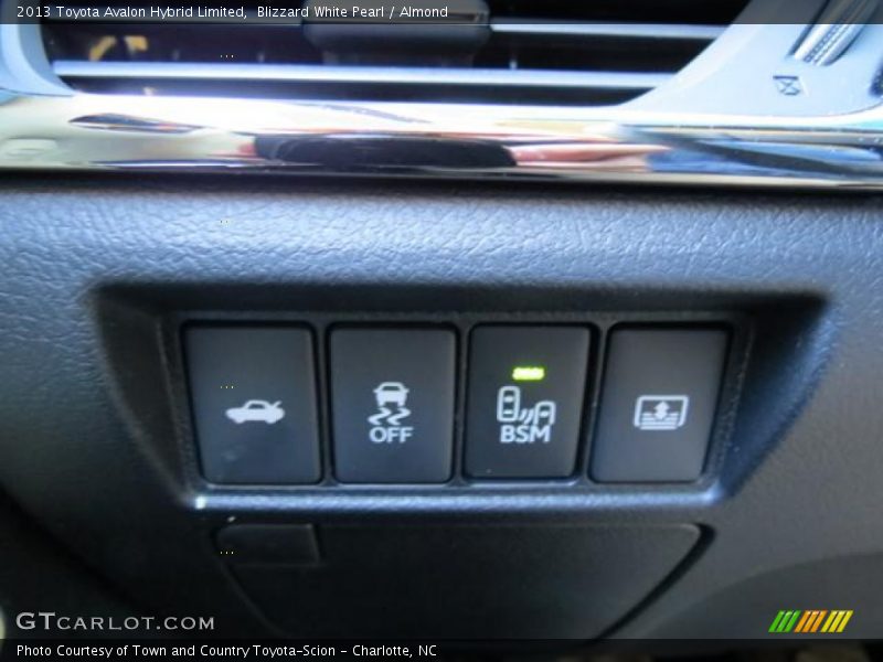 Blizzard White Pearl / Almond 2013 Toyota Avalon Hybrid Limited