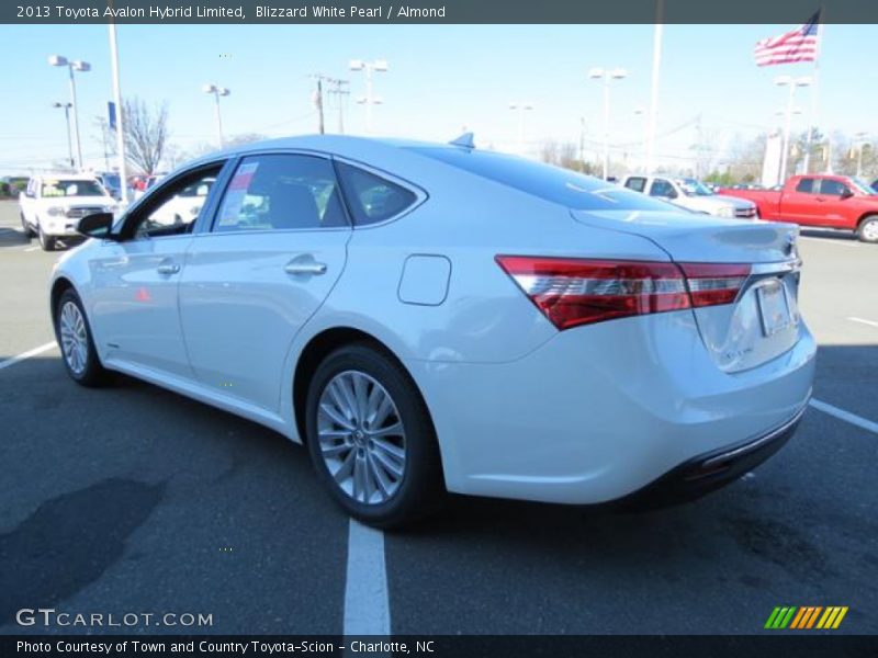 Blizzard White Pearl / Almond 2013 Toyota Avalon Hybrid Limited