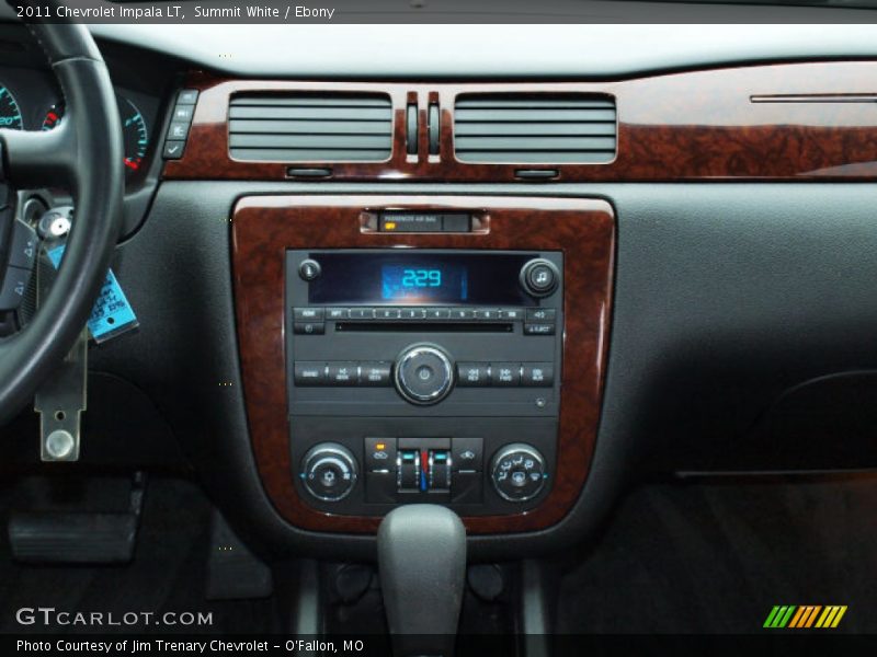 Summit White / Ebony 2011 Chevrolet Impala LT