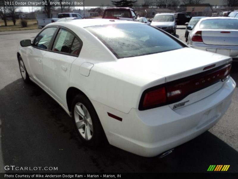 Bright White / Black 2011 Dodge Charger SE