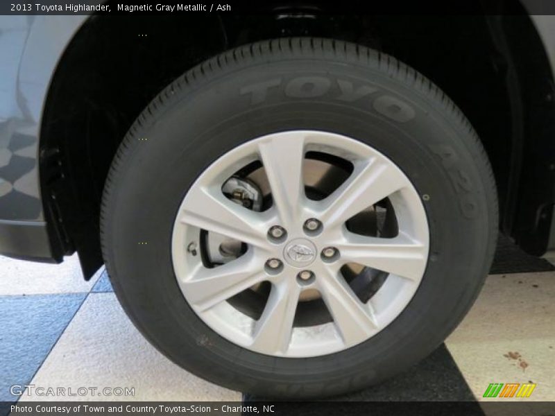 Magnetic Gray Metallic / Ash 2013 Toyota Highlander