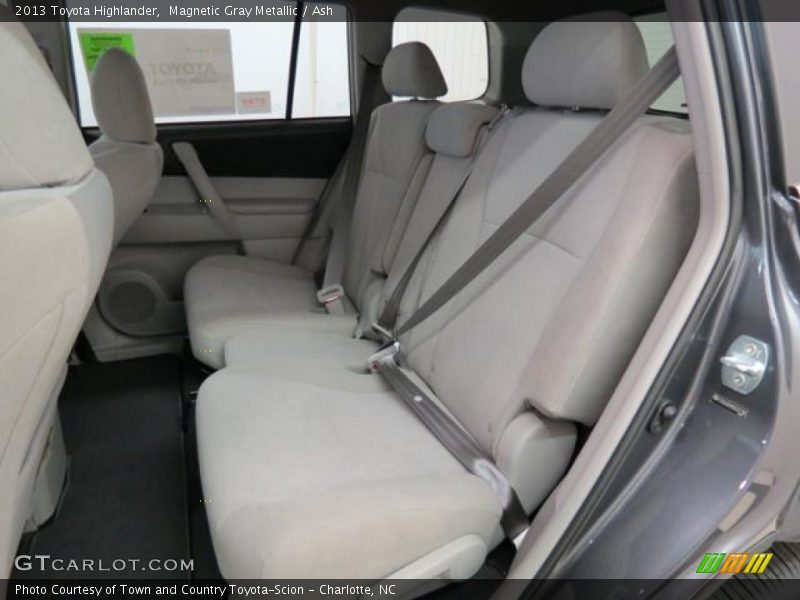 Magnetic Gray Metallic / Ash 2013 Toyota Highlander