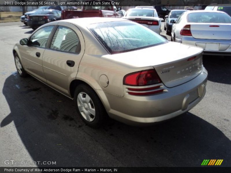 Light Almond Pearl / Dark Slate Gray 2003 Dodge Stratus SE Sedan