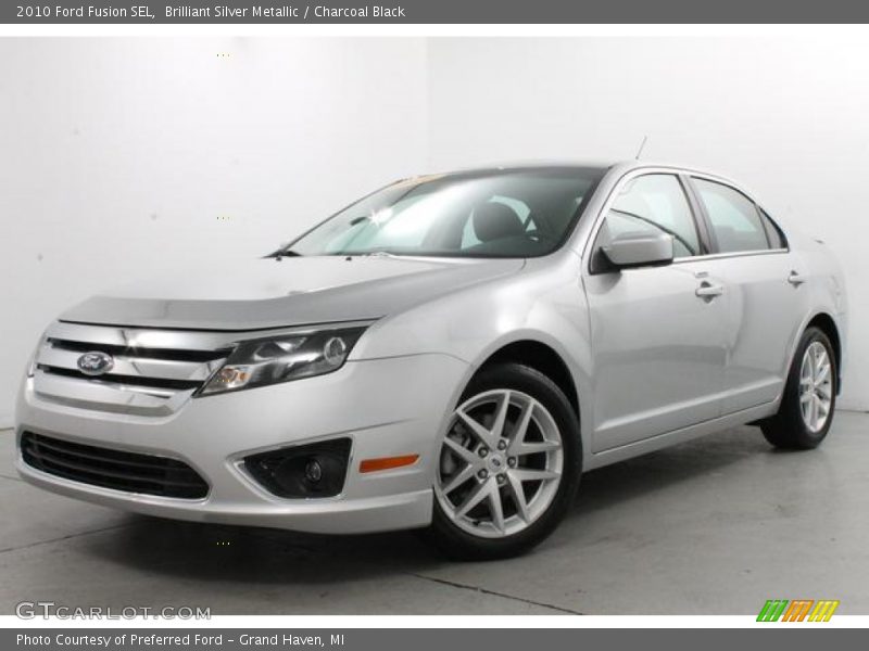 Front 3/4 View of 2010 Fusion SEL