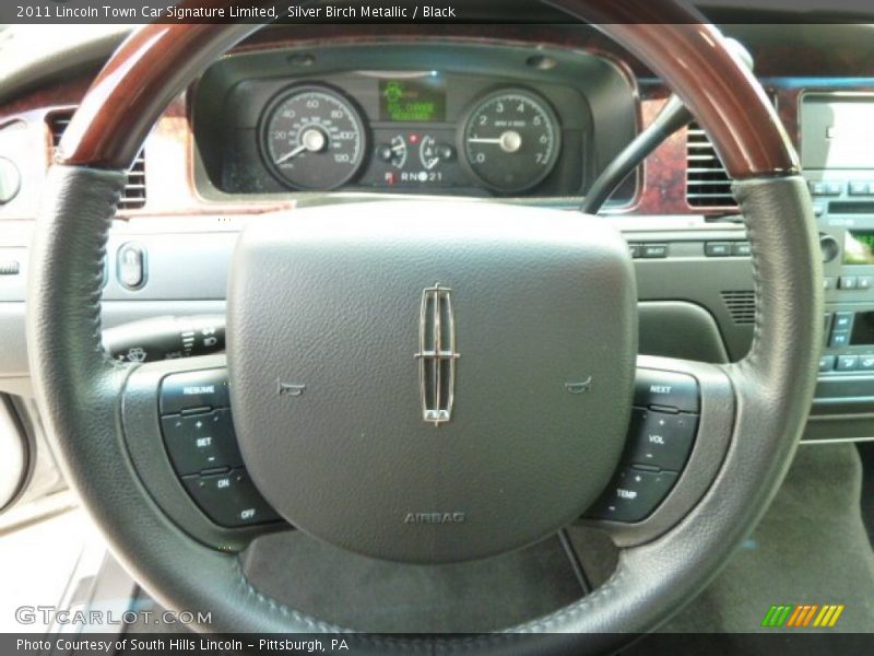  2011 Town Car Signature Limited Steering Wheel