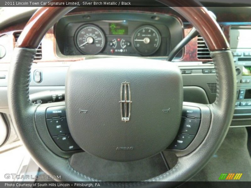  2011 Town Car Signature Limited Steering Wheel
