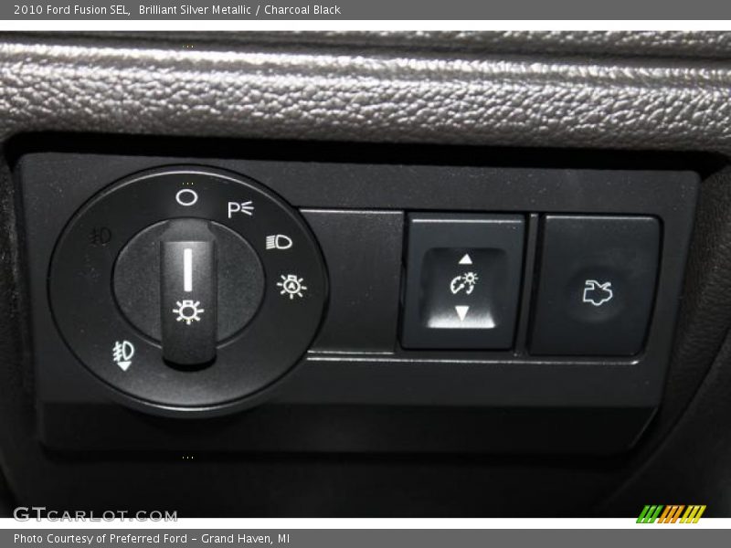 Brilliant Silver Metallic / Charcoal Black 2010 Ford Fusion SEL