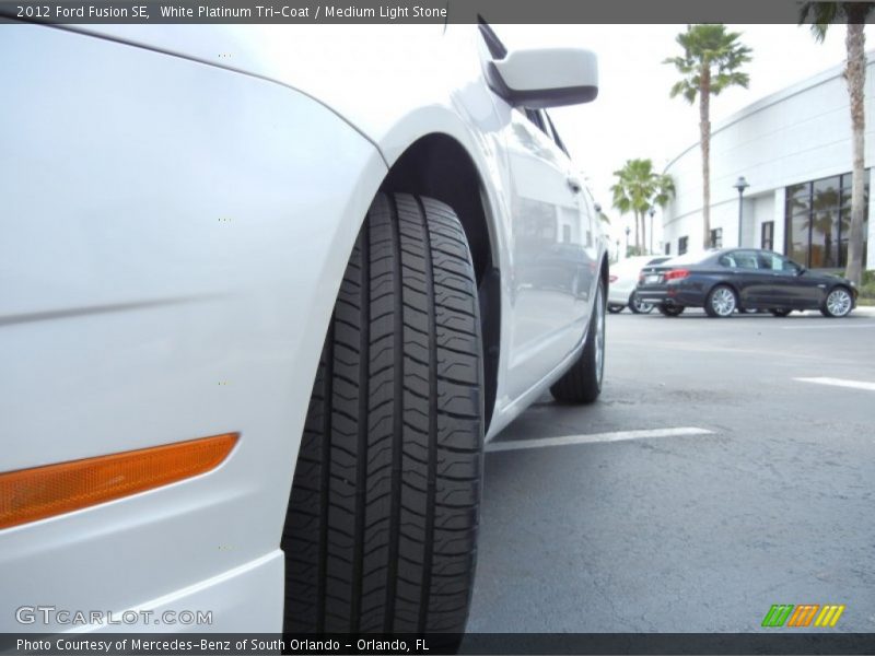 White Platinum Tri-Coat / Medium Light Stone 2012 Ford Fusion SE