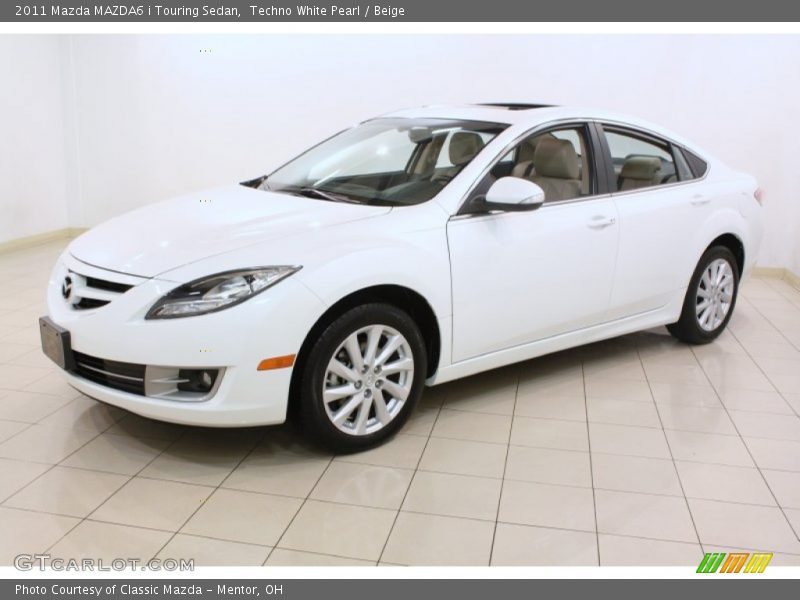 Front 3/4 View of 2011 MAZDA6 i Touring Sedan