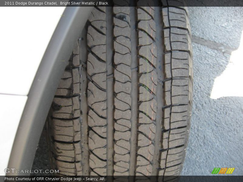 Bright Silver Metallic / Black 2011 Dodge Durango Citadel