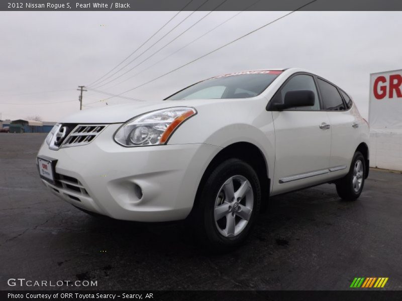 Pearl White / Black 2012 Nissan Rogue S