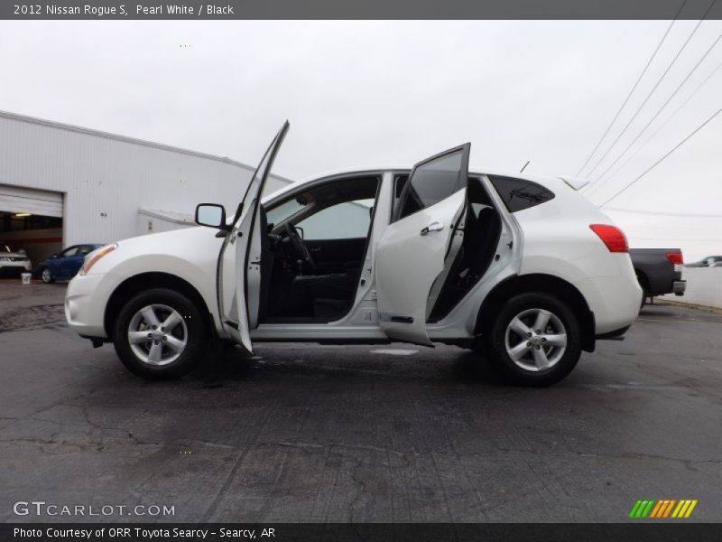 Pearl White / Black 2012 Nissan Rogue S