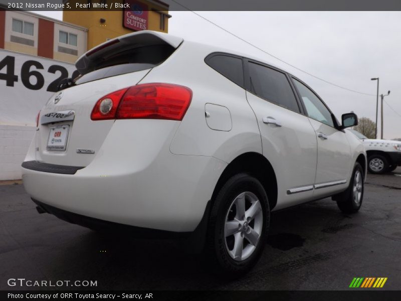 Pearl White / Black 2012 Nissan Rogue S