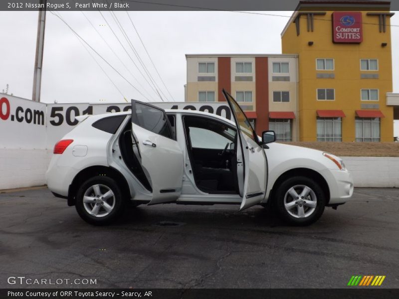 Pearl White / Black 2012 Nissan Rogue S