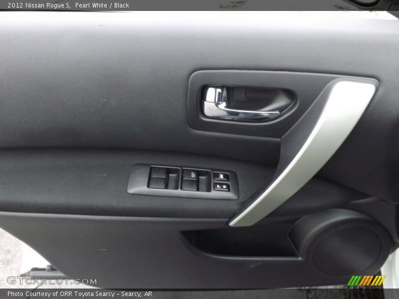 Pearl White / Black 2012 Nissan Rogue S