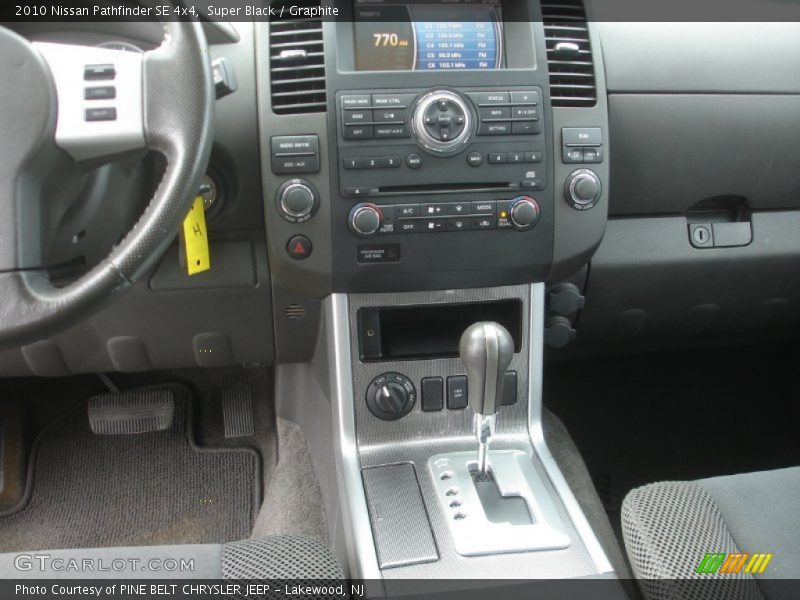 Super Black / Graphite 2010 Nissan Pathfinder SE 4x4