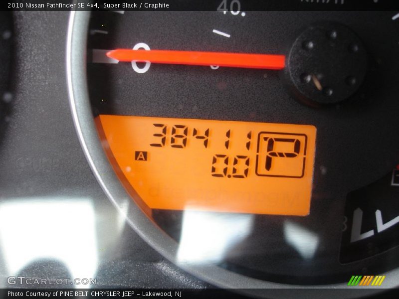 Super Black / Graphite 2010 Nissan Pathfinder SE 4x4