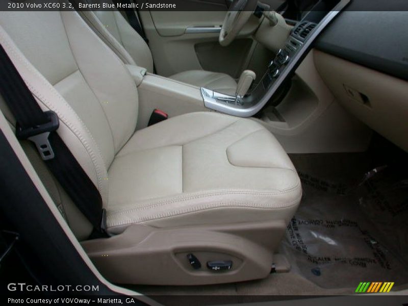 Front Seat of 2010 XC60 3.2