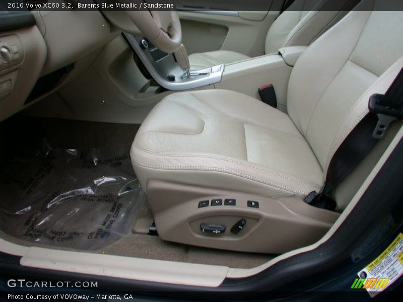 Front Seat of 2010 XC60 3.2