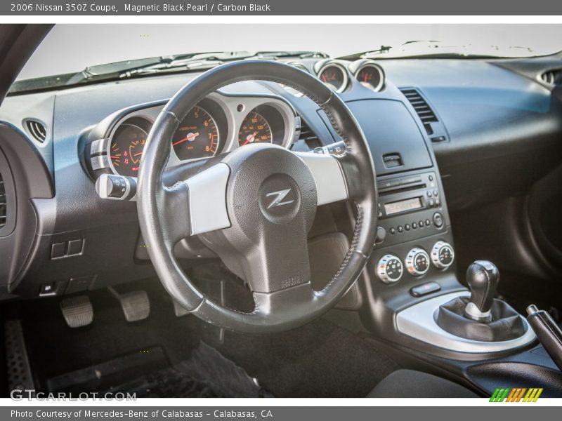 Dashboard of 2006 350Z Coupe