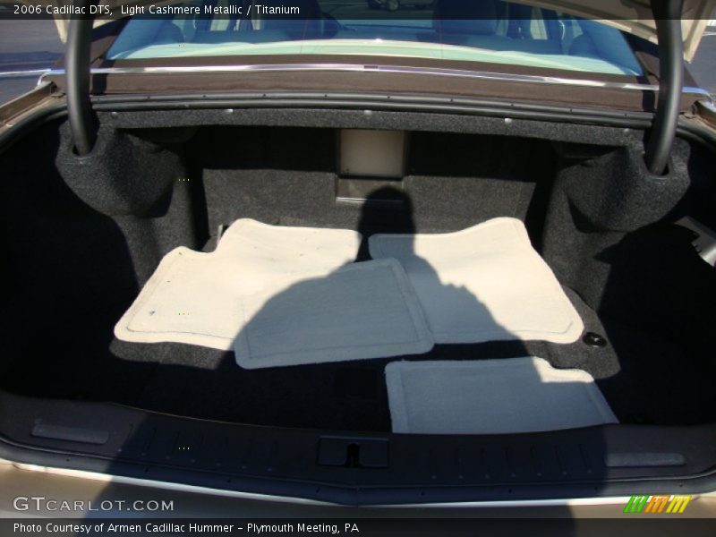 Light Cashmere Metallic / Titanium 2006 Cadillac DTS