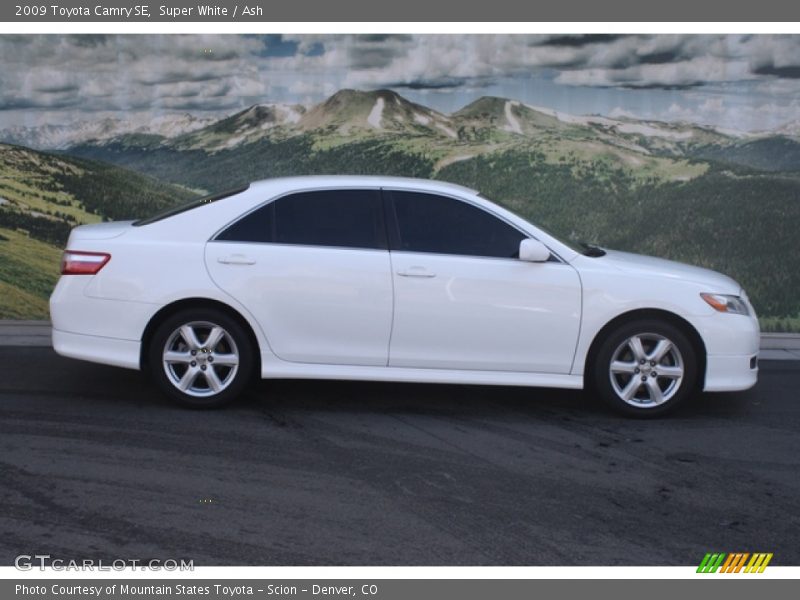 Super White / Ash 2009 Toyota Camry SE