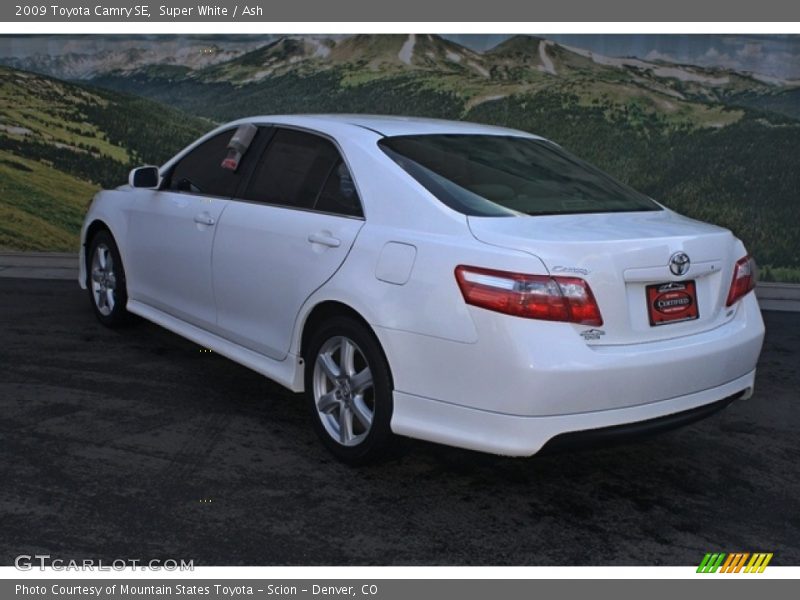 Super White / Ash 2009 Toyota Camry SE