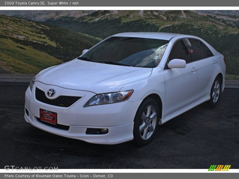 Super White / Ash 2009 Toyota Camry SE
