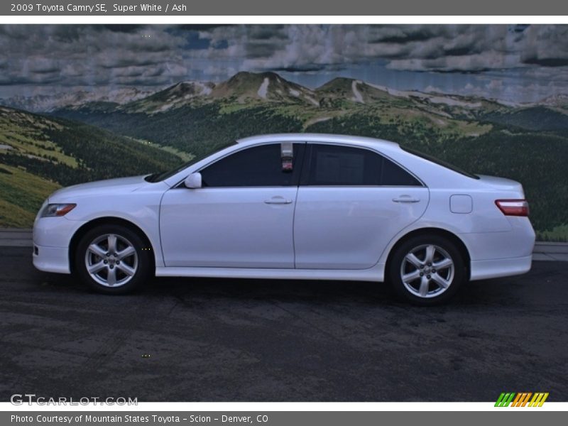 Super White / Ash 2009 Toyota Camry SE