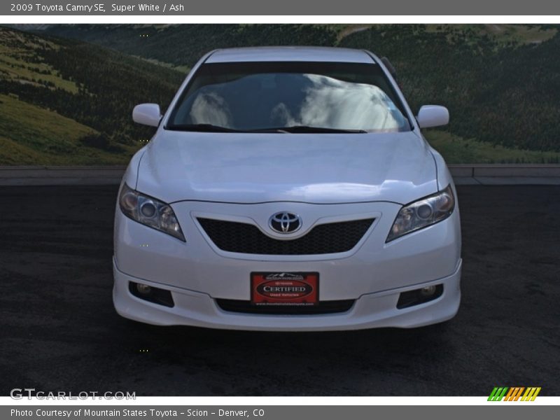 Super White / Ash 2009 Toyota Camry SE