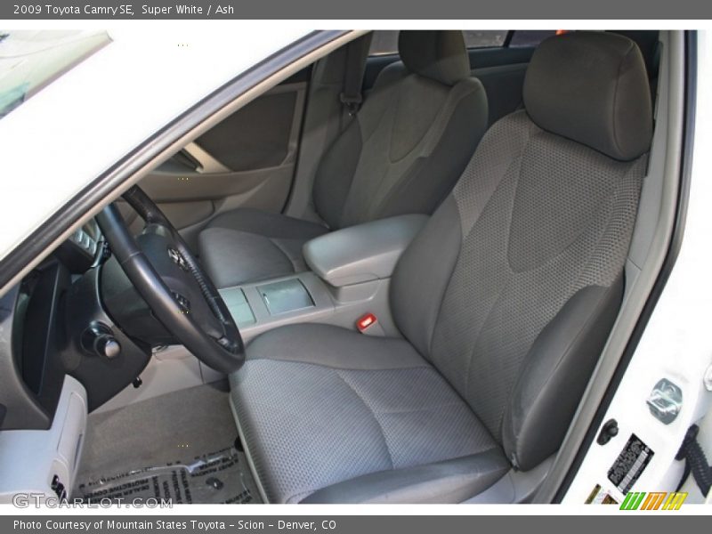 Super White / Ash 2009 Toyota Camry SE