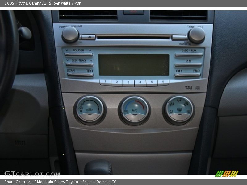 Super White / Ash 2009 Toyota Camry SE