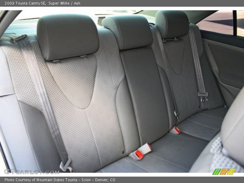 Super White / Ash 2009 Toyota Camry SE