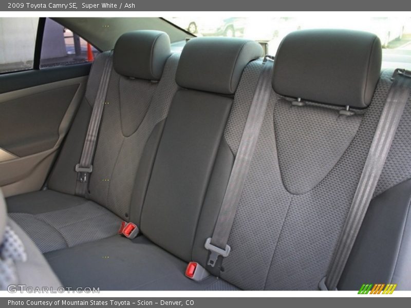 Super White / Ash 2009 Toyota Camry SE