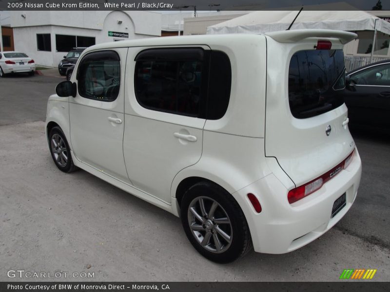 White Pearl / Black/Gray 2009 Nissan Cube Krom Edition