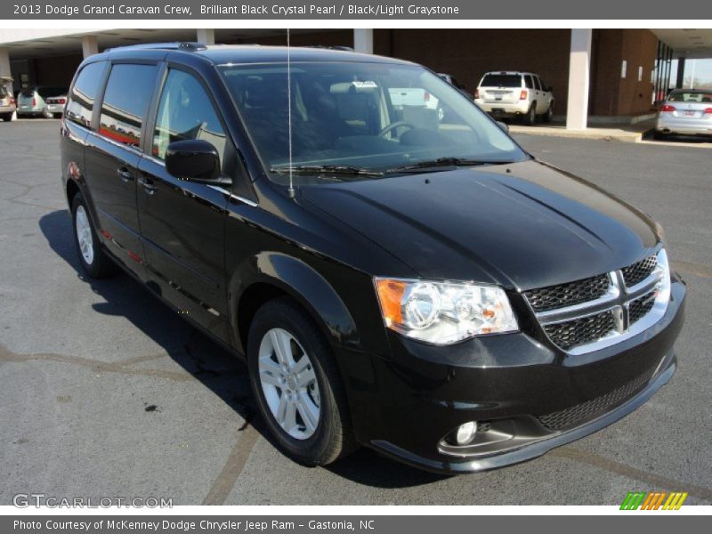 Brilliant Black Crystal Pearl / Black/Light Graystone 2013 Dodge Grand Caravan Crew