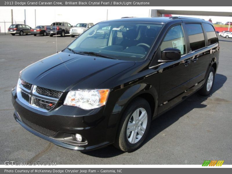 Brilliant Black Crystal Pearl / Black/Light Graystone 2013 Dodge Grand Caravan Crew