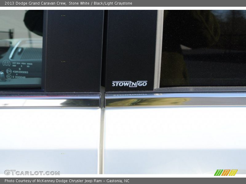 Stone White / Black/Light Graystone 2013 Dodge Grand Caravan Crew