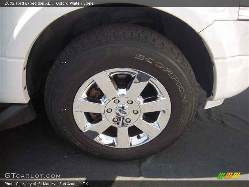 Oxford White / Stone 2009 Ford Expedition XLT