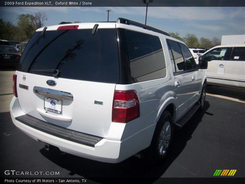 Oxford White / Stone 2009 Ford Expedition XLT