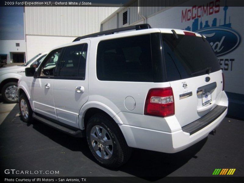 Oxford White / Stone 2009 Ford Expedition XLT