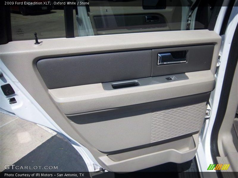 Oxford White / Stone 2009 Ford Expedition XLT