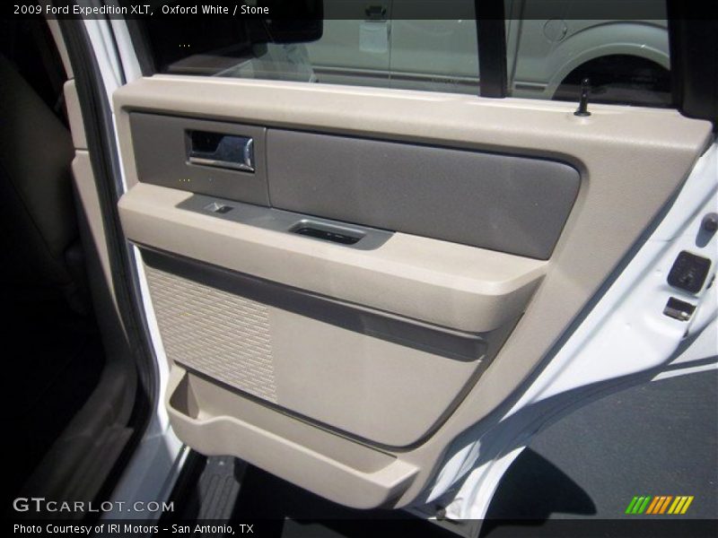 Oxford White / Stone 2009 Ford Expedition XLT