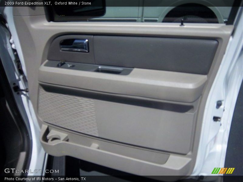 Oxford White / Stone 2009 Ford Expedition XLT