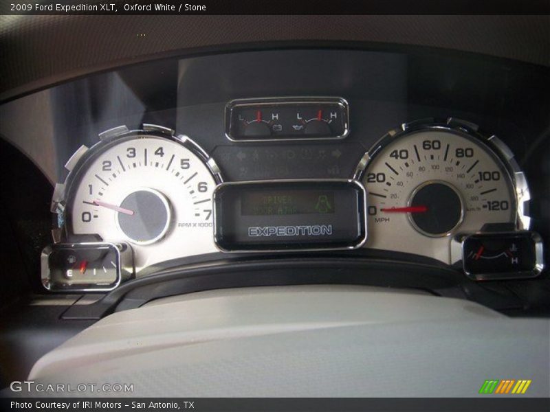 Oxford White / Stone 2009 Ford Expedition XLT