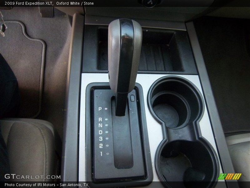 Oxford White / Stone 2009 Ford Expedition XLT