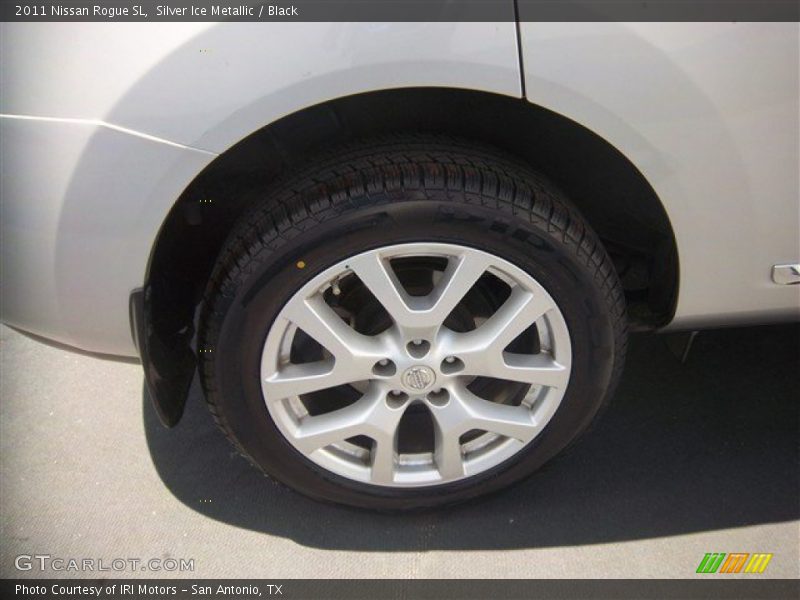 Silver Ice Metallic / Black 2011 Nissan Rogue SL